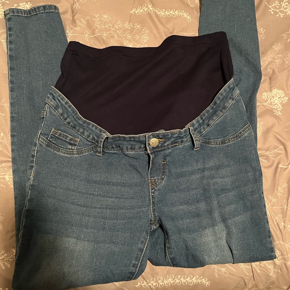 Maternity Jeans - Picture 2 of 8